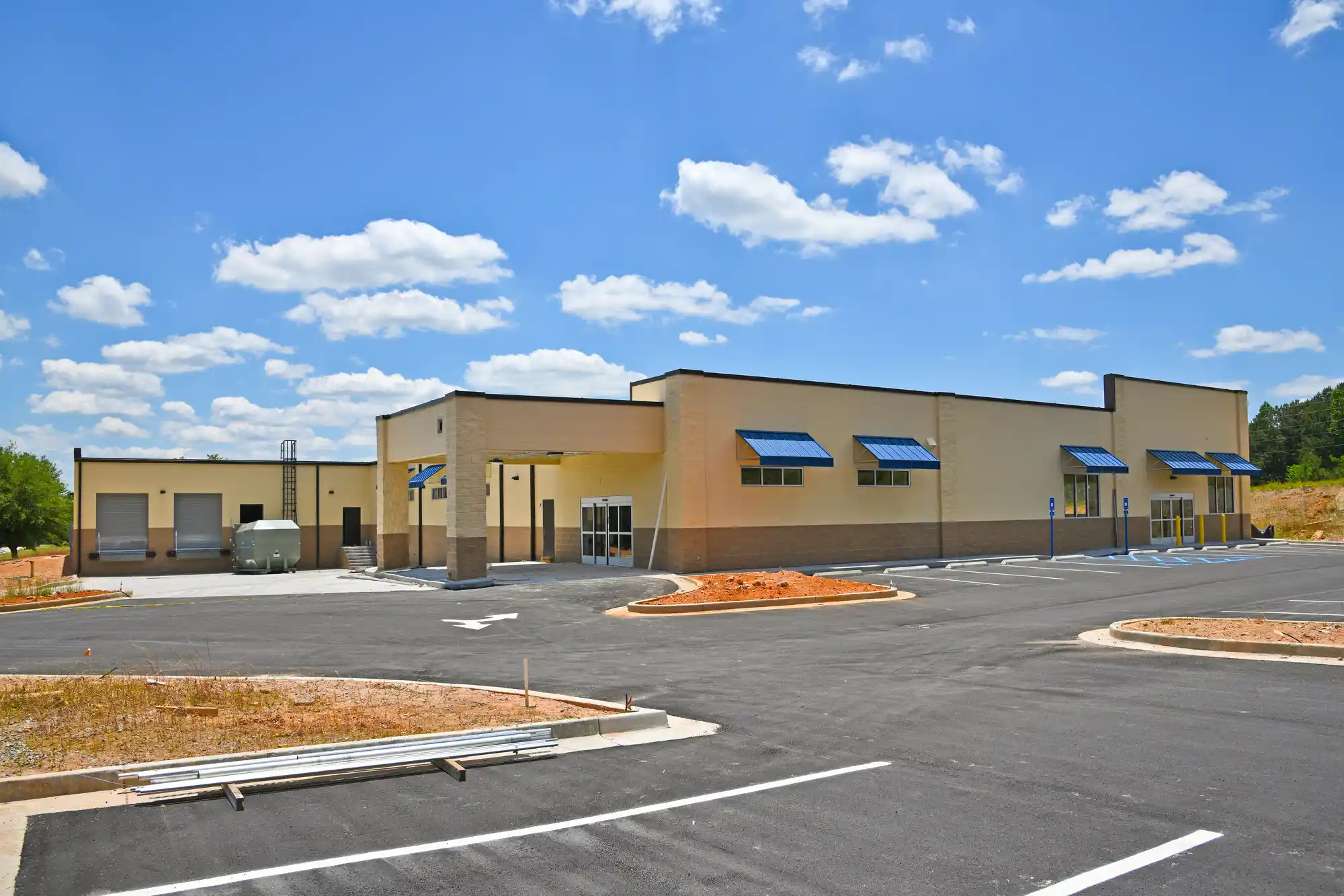 commercial building exterior repainting